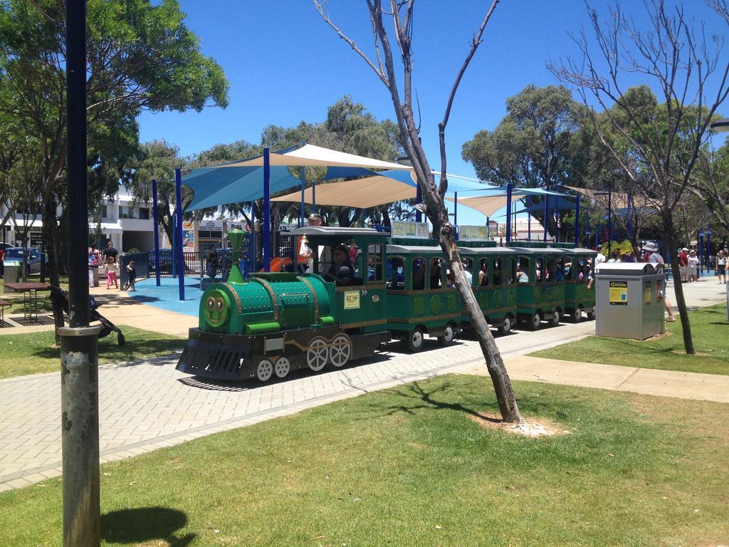 Mandurah Ocean Marina Chalets Exterior photo