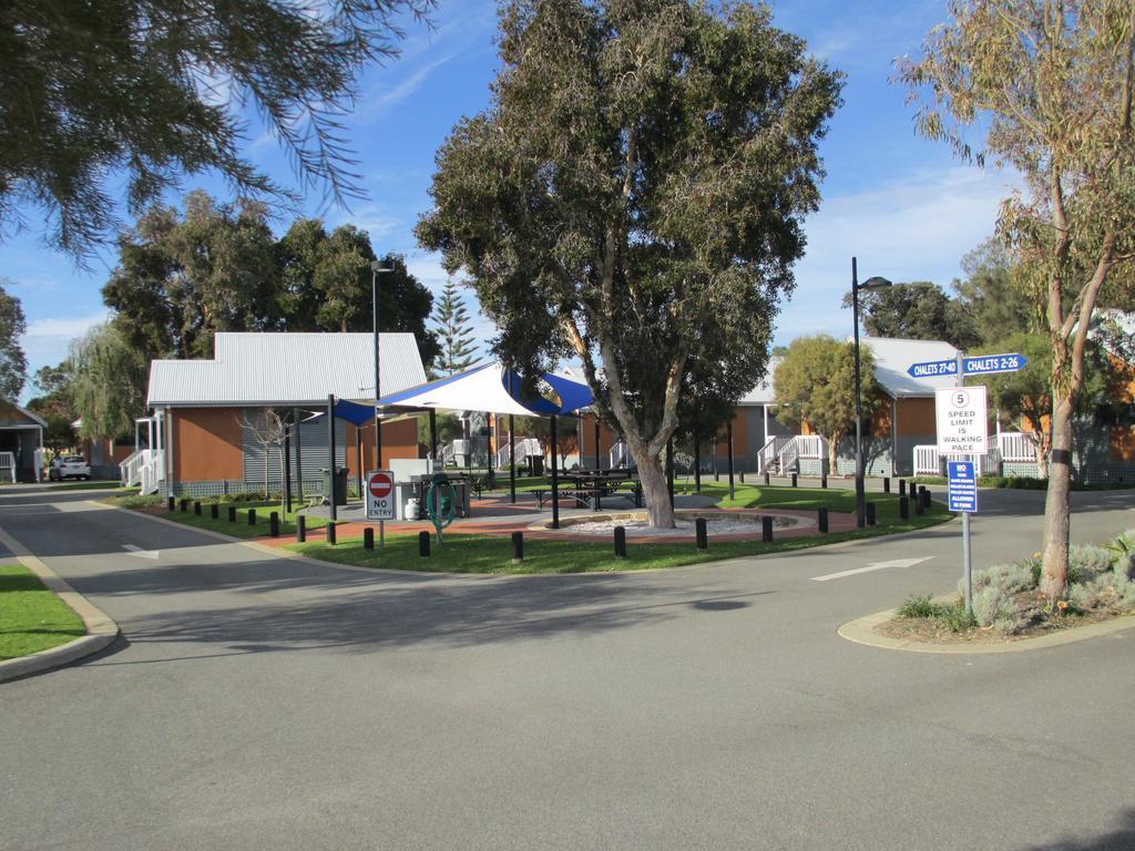 Mandurah Ocean Marina Chalets Exterior photo