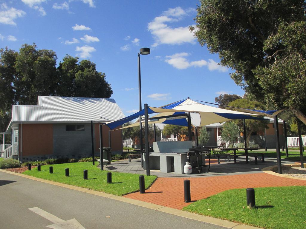 Mandurah Ocean Marina Chalets Exterior photo