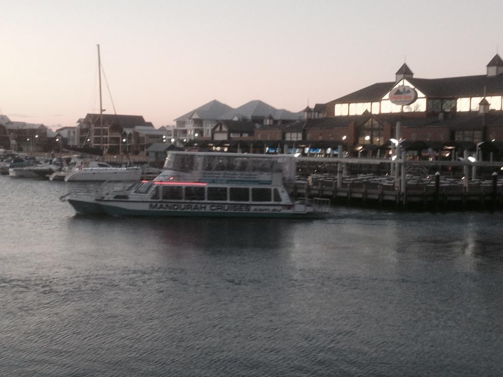 Mandurah Ocean Marina Chalets Exterior photo